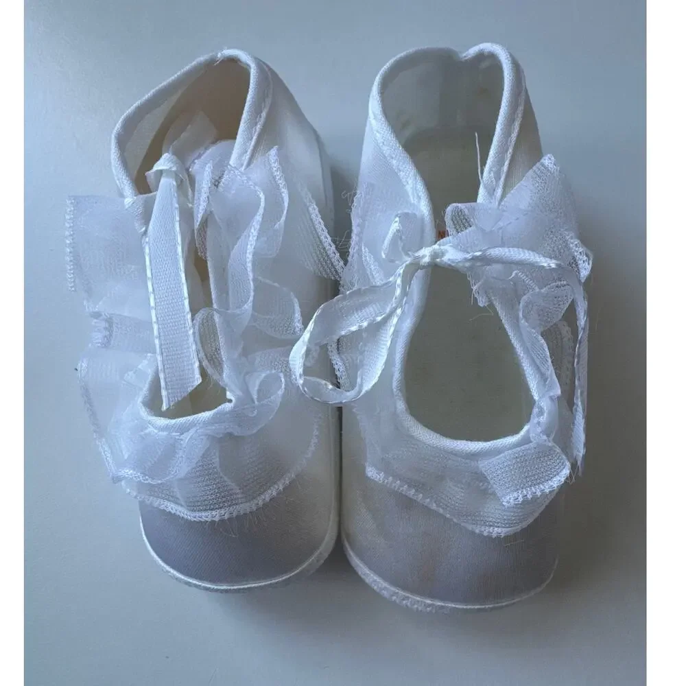 Vintage Y2K Christening Baby Booties White Satin Lace Boxed 0-3 months